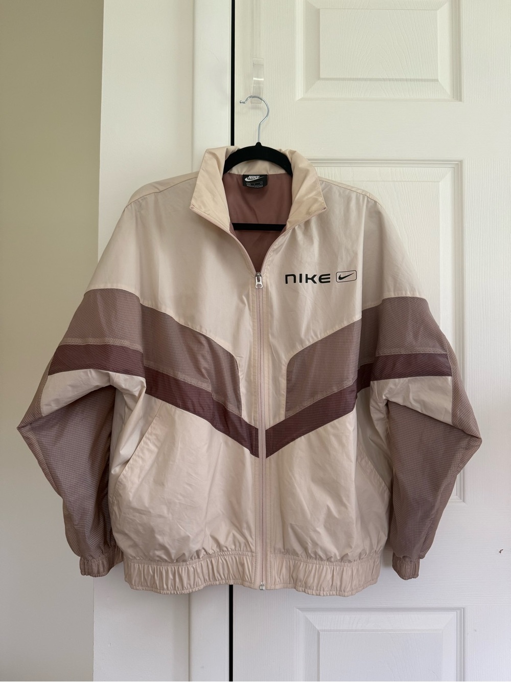 Nike DQ9308-219 Windbreaker Jacket Cream Neutral Colorblock Small